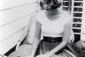 One-time NYer Sylvia Plath happily typing away!